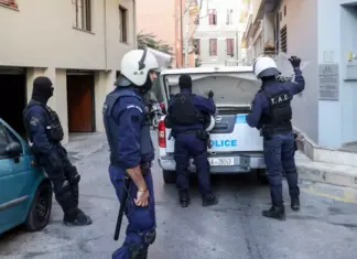 Λάρισα: Οδηγούσε επικίνδυνα και τράκαρε κιόλας προκαλώντας τραυματισμό άντρα
