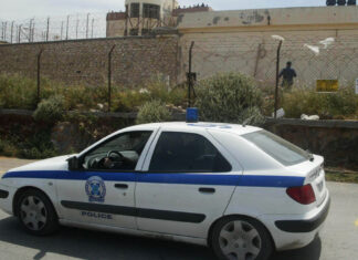 Έστηναν γλέντια στη φυλακή με αλκοόλ, φιλέτα και ακριβά ψάρια με ντιλίβερι