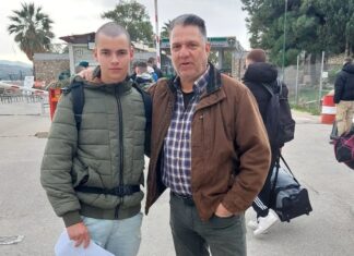 «Κατά το άνοιγμα του κουτιού απασφάλισε η περόνη της χειροβομβίδας» που σκότωσε τον 19χρονο – Το σπαρακτικό αντίο του πατέρα του
