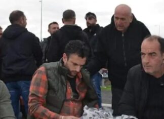 Ευχές του Τσικριτσή στους γεωργούς και στους κτηνοτρόφους των μπλόκων