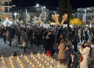 Τα Φάρσαλα πλημμύρισαν φως και κόσμο στη «Νύχτα των Κεριών»