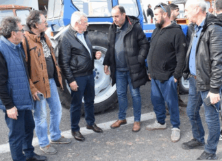 Στο αγροτικό μπλόκο της Νίκαιας ο Θανάσης Νασιακόπουλος
