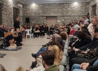 Δήμος Ελασσόνας: Παραδόθηκαν αυτόματοι απινιδωτές σε σχολικές μονάδες