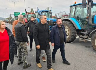 Δ. Κουρέτας: Οι αγρότες διεκδικούν μέλλον και σχέδιο ανάπτυξης – Στο μπλόκο των Μικροθηβών ο Περιφερειάρχης Θεσσαλίας