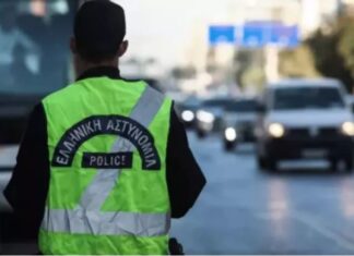 Πώς δρούσαν οι αστυνομικοί που συνελήφθησαν για κλήσεις που δεν έκοβαν – Η «ετήσια συνδρομή» για τα μπλόκα της Τροχαίας και οι «δωρεές»