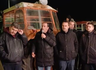 Ραγδαίες εξελίξεις στο μπλόκο Νίκαιας: Δεν πάνε αύριο Μαξίμου, ζητούν νέα συνάντηση και κλιμακώνουν τον αγώνα