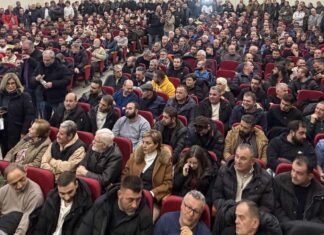 Λάρισα: Ξεκίνησε η πανελλαδική σύσκεψη αγροτών στη Νίκαια – Ώρα κρίσιμων αποφάσεων για τα μπλόκα