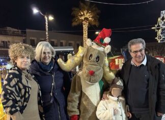 Γιορτινή βόλτα στα Φάρσαλα με το Christmas Mini Express Train