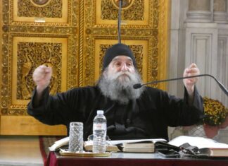 Ο π. Ευάγγελος Παπανικολάου στη Σχολή γονέων στον Άγ. Αχίλλιο, την Κυριακή 1 1 Ιανουαρίου.