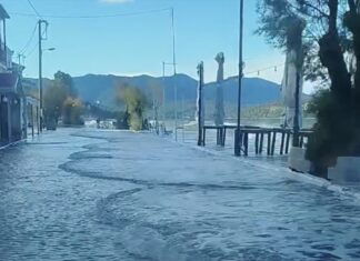 «Εξαφανίστηκε» η στεριά στη Μηλίνα: Οι ισχυροί άνεμοι που πλήττουν τη Μαγνησία «σφυροκοπούν» το χωριό