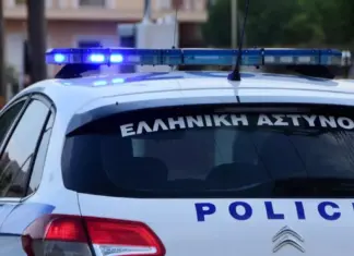 Άνδρας ταμπουρώθηκε με όπλο μέσα στο σπίτι του και απείλησε να αυτοκτονήσει