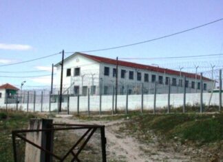 Σε φυλακές της Θεσσαλίας: Έδειραν τον 16χρονο που σκότωσε 17χρονο και έβαλαν φωτιά σε στρώματα