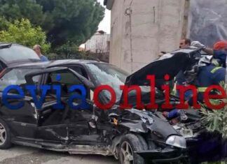 Σύγκρουση δύο αυτοκινήτων – Εγκλωβίστηκε γυναίκα