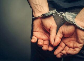 Συλλήψεις «λογιστών» και «υπαλλήλων του ΔΕΔΔΗΕ» στον Τύρναβο -«Ξάφρισαν» από ηλικιωμένους 25.500 ευρώ
