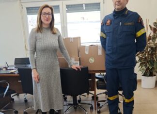 Προσφορά φαρμακευτικού υλικού από τον Φαρμακευτικό Σύλλογο Λάρισας στην 8η ΕΜΑΚ
