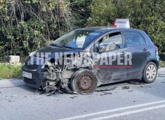 Αδιανόητο τροχαίο: Νεαρός συγκρούστηκε με αυτοκίνητο σχολής οδήγησης (φωτογραφίες)