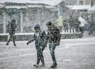 Καιρός: Στον «πάγο» η χώρα με βροχές και τσουχτερό κρύο – Νέα κακοκαιρία από την Τετάρτη φέρνει περισσότερα χιόνια