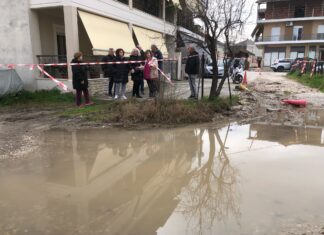 Η… λίμνη σε συνοικία της Λάρισας που προκαλεί έντονες διαμαρτυρίες – ΦΩΤΟ