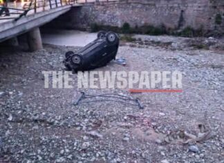 Δείτε φωτογραφίες: Αυτοκίνητο έκανε… βουτιά κοντά μας!