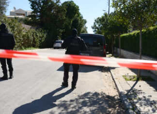 Θρίλερ: Άνδρας εντοπίστηκε νεκρός στο σπίτι του – Φέρει τραύματα από αιχμηρό αντικείμενο