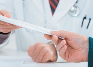 Προκαλεί ο γιατρός που καταδικάστηκε για φακελάκια: Έπρεπε να τον αφήσω να πεθάνει, αντί να μου πουν κι ευχαριστώ με κατηγορούν