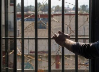 Στη φυλακή 36χρονος – Έσπασε τζαμαρία ιχθυοπωλείου και άρπαξε 100 ευρώ