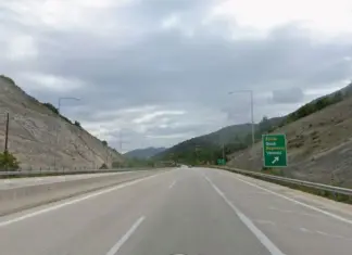 Βράχοι έπεσαν στην Εγνατία μετά τον σεισμό