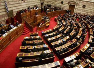 «Bούκινο» σε όλη την Ευρώπη: Παραιτείται! Χαμός στην ελληνική Βουλή