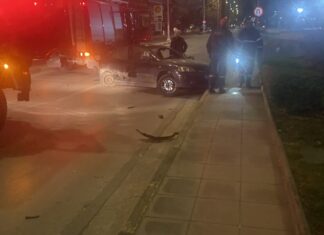 Τροχαίο στη Λάρισα: Οδηγός εγκλωβίστηκε στο αυτοκίνητο του – ΦΩΤΟ