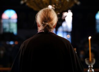 Καταδικάστηκε πρώην αρχιμανδρίτης για απάτη 1,3 εκατ. ευρώ, μαζί με τον συνεργό του έπεισαν τα θύματά τους ότι θα γινόταν μητροπολίτης