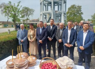Πλήθος πιστών στο λαμπρό εορτασμό της Ζωοδόχου Πηγής στη ΔΕΥΑΛ – ΦΩΤΟ