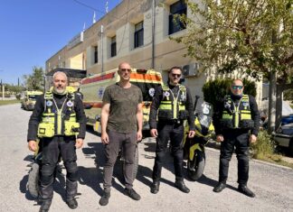 Λάρισα: Αυτοί είναι οι «ήρωες των 5 λεπτών» του ΕΚΑΒ που σώζουν ζωές καθημερινά – ΦΩΤΟ
