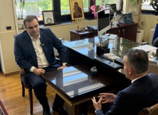 Συνάντηση Πιερρακάκη – Μαμάκου: Δέσμευση για λύση στο ζήτημα του τελωνείου μετά τη συνάντηση στο Δημαρχείο (φώτο και βίντεο)