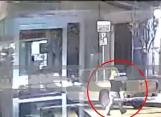 Συγκλονίζουν τα νέα ντοκουμέντα από την επίθεση σε 38χρονη – Τουλάχιστον 30 λεπτά περίμεναν ο πρώην της και η σύντροφός του