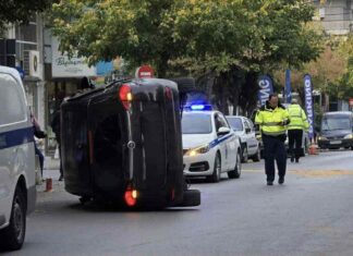 Τούμπαρε στον Άγιο Κωνσταντίνο μετά από σύγκρουση με άλλο αυτοκίνητο – Δείτε εικόνες!