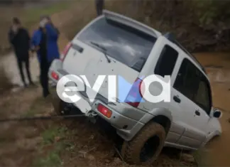 Τρομακτικές εικόνες από τροχαίο με τζιπ που έπεσε μέσα σε ρέμα – ΦΩΤΟ