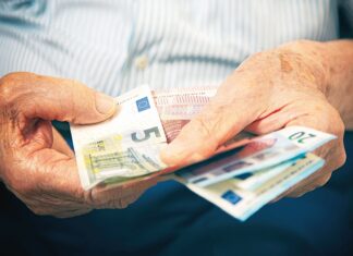 Ξεκίνησαν οι πληρωμές – Οι ημερομηνίες για μισθωτούς και μη μισθωτούς