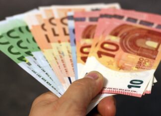 Ποιοι και πώς θα πληρωθούν τη Μεγάλη Εβδομάδα