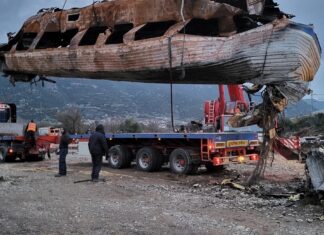 Φωτογραφίες του πραγματογνώμονα για την τραγωδία στα Τέμπη: «Δείχνει το μπάζωμα» λένε δικηγόροι συγγενών – Τι ισχύει