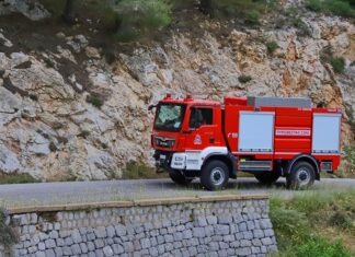 Θρίλερ στον Δομοκό – Πτώμα μέσα σε φλεγόμενο αυτοκίνητο