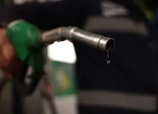 Καύσιμα: Αυτός είναι ο λόγος που δεν αλλάζουν σήμερα οι τιμές στη βενζίνη και στο πετρέλαιο κίνησης