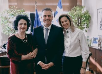 Φωτογραφία με την σύζυγο του και την μητέρα του ανέβασε ο Δήμαρχος Θ. Μαμάκος – Τι έγραψε / ΦΩΤΟ