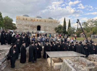 Αρχιερατικός Εσπερινός στην παλαιά Βασιλική του Αγίου Αχιλλίου στο Φρούριο Λαρίσης (φώτο – βίντεο)