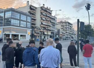 Σύγκρουση οχημάτων στη Λάρισα – Παιδί στο ένα αυτοκίνητο – Δείτε φωτογραφίες