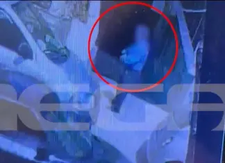 Σοκ από το βίντεο που δείχνουν πρώην αντιδήμαρχο να θανατώνει νεογέννητο γατάκι – Τι υποστήριξε ο ίδιος