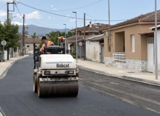 Παραδόθηκε η νέα οδός Λαρίσης στον Αμπελώνα – ΦΩΤΟ