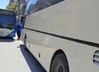 «Χοντρό» επεισόδιο με οδηγό λεωφορείου ΚΤΕΛ στην Λάρισα – Μπλόκαρε δρόμο και περαστικός κατήγγειλε ότι έβαλε μπρος και τον έσπρωχνε /ΒΙΝΤΕΟ