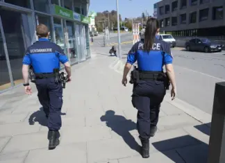 Άνδρας με μαχαίρι επιτέθηκε σε σιδηροδρομικό σταθμό – Αναφορές για 3 τραυματίες