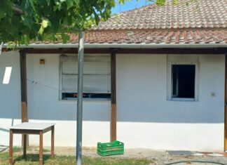 Λάρισα: Δείτε φωτογραφίες από το σπίτι που πήρε φωτιά και ο 67χρονος με εγκαύματα διασωληνώθηκε
