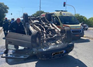 Λάρισα: Τραυματίας άντρας στο …θεαματικό τροχαίο με το αυτοκίνητο που τούμπαρε – ΦΩTO